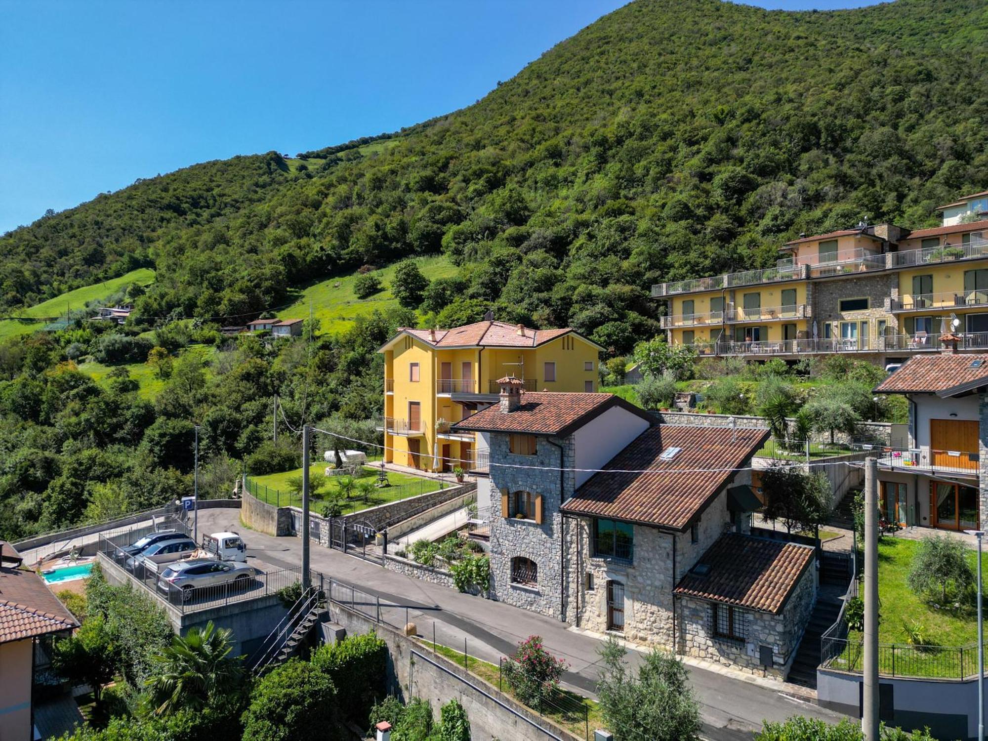 Lago Di Iseo - Lake View House Tavernola Bergamasca Exterior photo