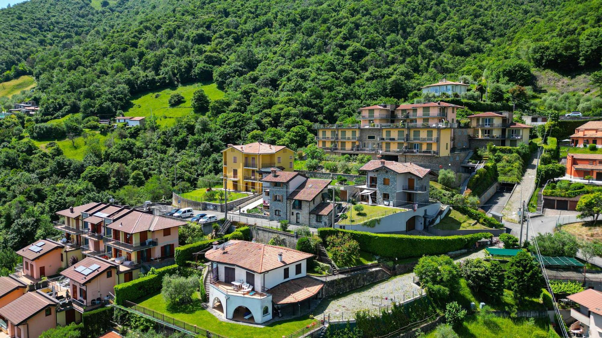 Lago Di Iseo - Lake View House Tavernola Bergamasca Exterior photo